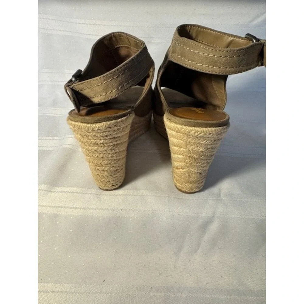 Universal Thread Tan Peep Toe Espadrille Wedge Sandals Size‎ 7